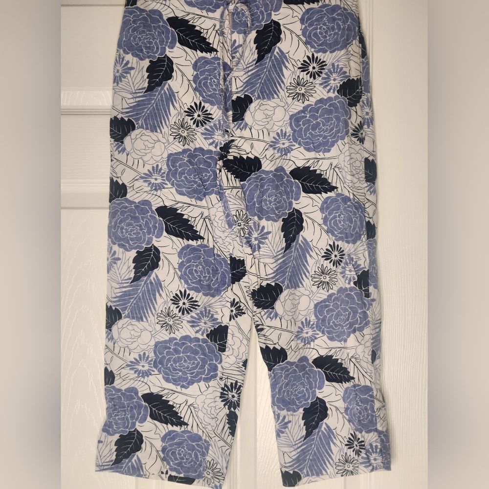Sag Harbor 6P WhiteBlue Floral Print LinenBlend Zipp Pockets Women Pants Capris